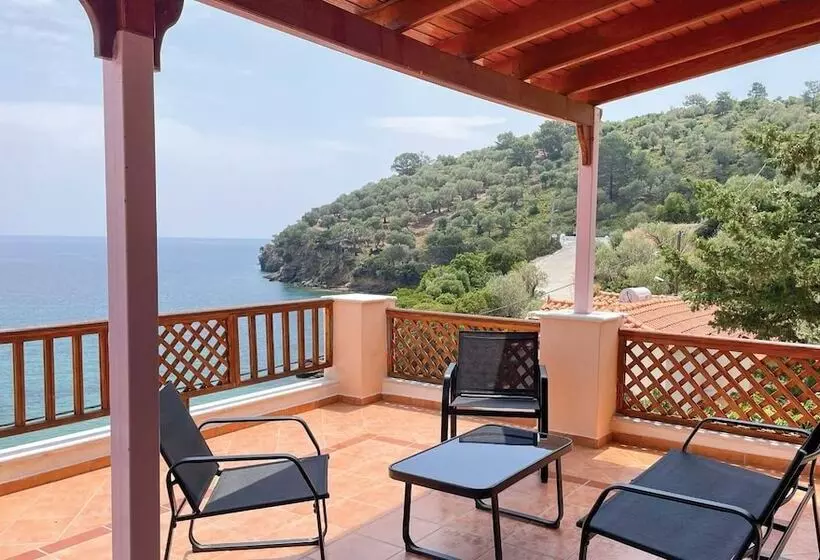 Nereides Seaside Apartments