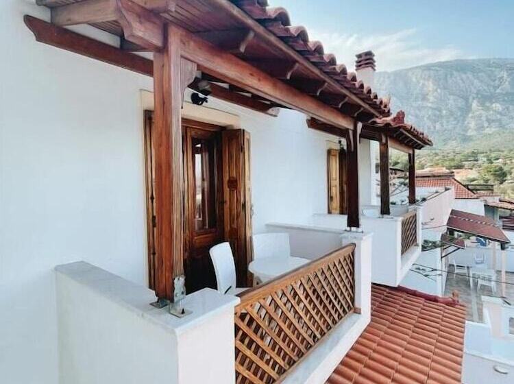 Nereides Seaside Apartments