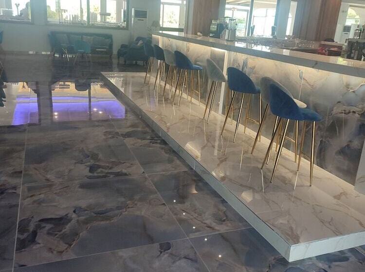 فندق Ninos Grand Beach Resort