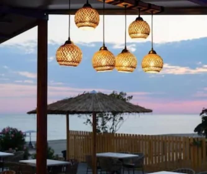 فندق Ninos Grand Beach Resort