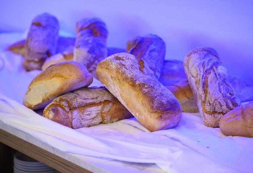 فندق Ninos Grand Beach Resort