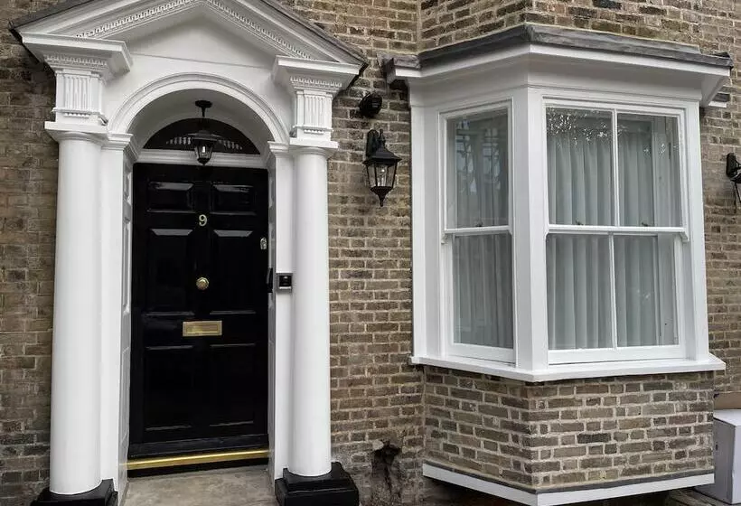 Old Town House By Ezestays, In The Heart Of The Old Town Margate