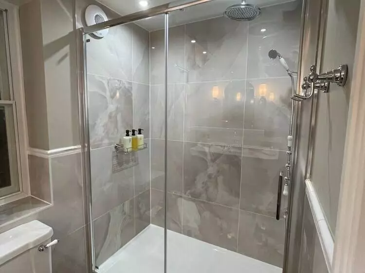 Old Town House By Ezestays, In The Heart Of The Old Town Margate