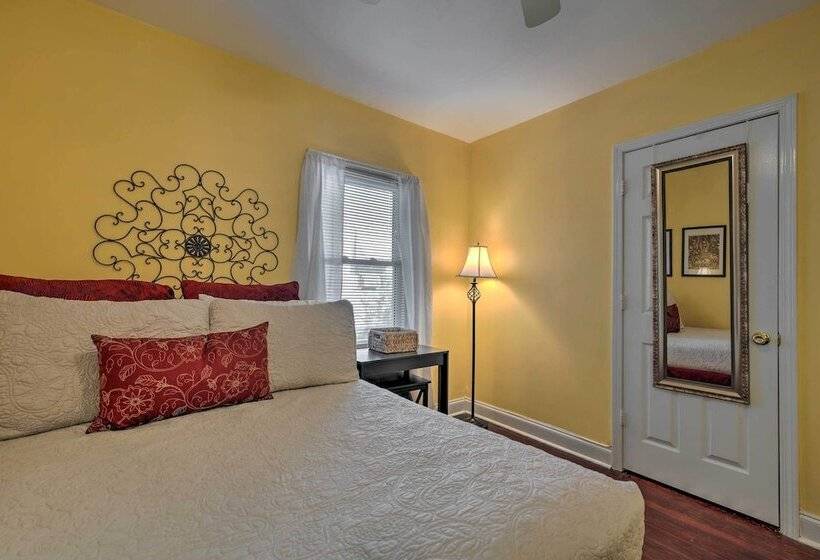 Pet Friendly Atlanta Home < 5 Mi To Downtown!