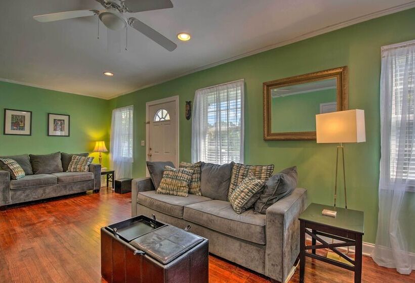 Pet Friendly Atlanta Home < 5 Mi To Downtown!