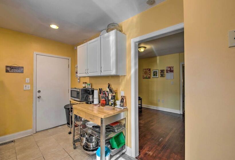 Pet Friendly Atlanta Home < 5 Mi To Downtown!