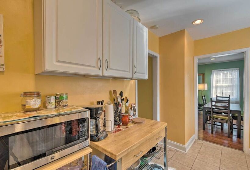 Pet Friendly Atlanta Home < 5 Mi To Downtown!