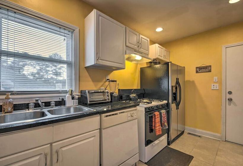 Pet Friendly Atlanta Home < 5 Mi To Downtown!