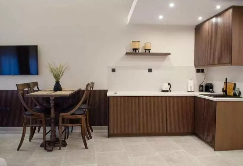 Majatalo Leone Suites