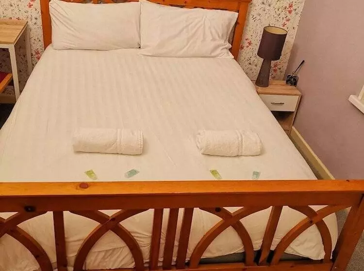 ペンション Sommerset Cottages