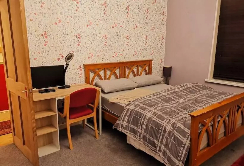 ペンション Sommerset Cottages