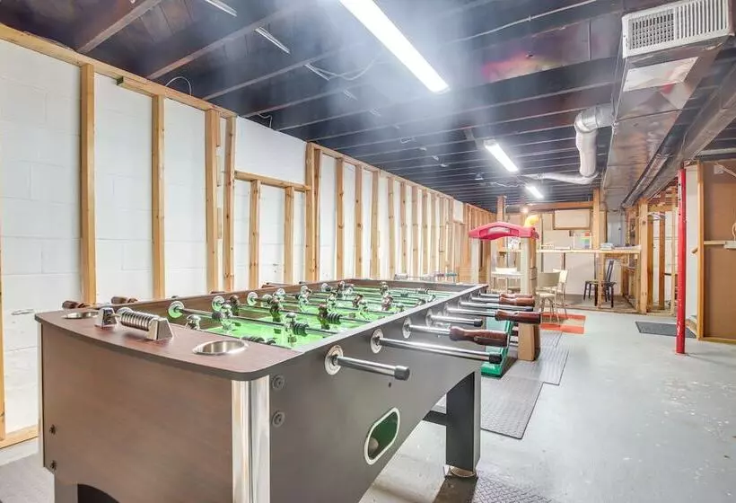 Pet Friendly Hiawatha Retreat W/ Private Yard!