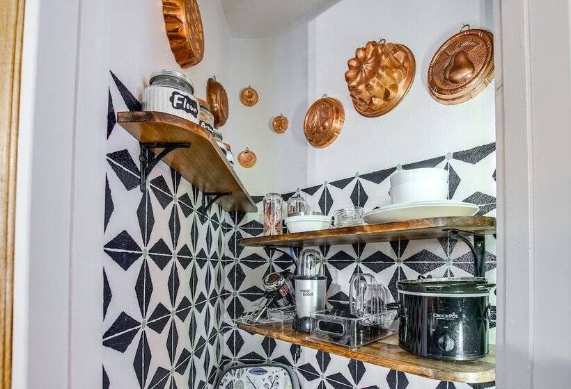 Pet Friendly Hiawatha Retreat W/ Private Yard!