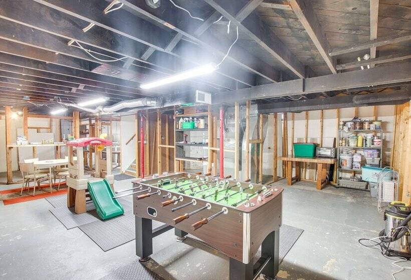 Pet Friendly Hiawatha Retreat W/ Private Yard!