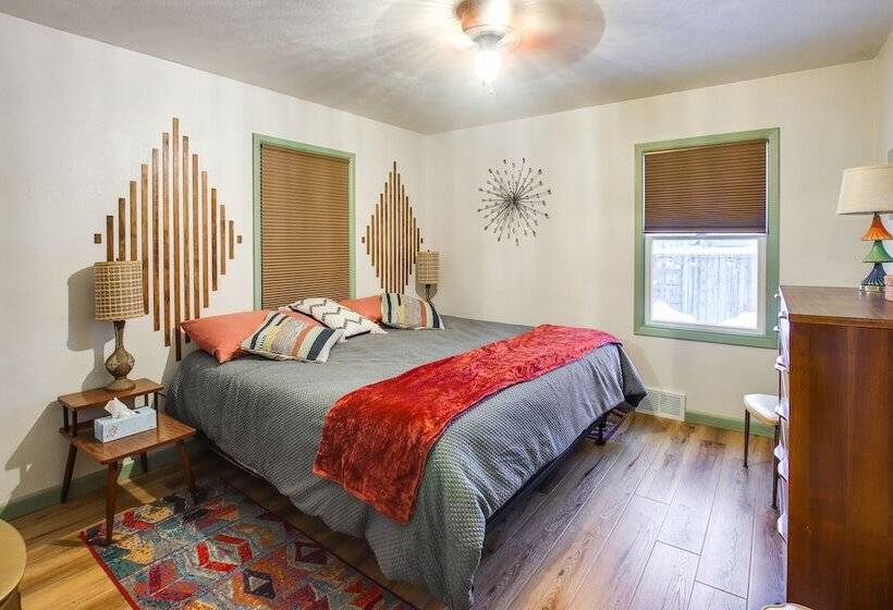 Pet Friendly Hiawatha Retreat W/ Private Yard!