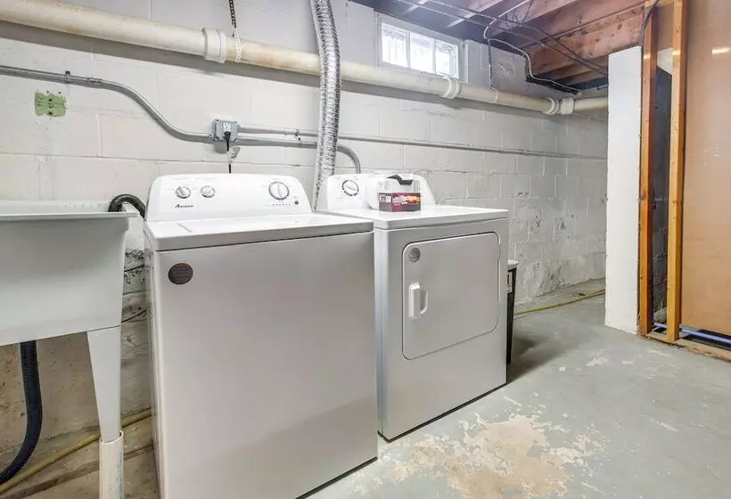 Pet Friendly Hiawatha Retreat W/ Private Yard!