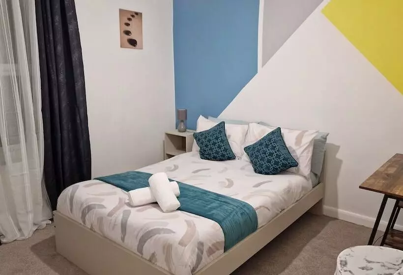 レジデンス Beautiful 2 Bed House In Gillingham