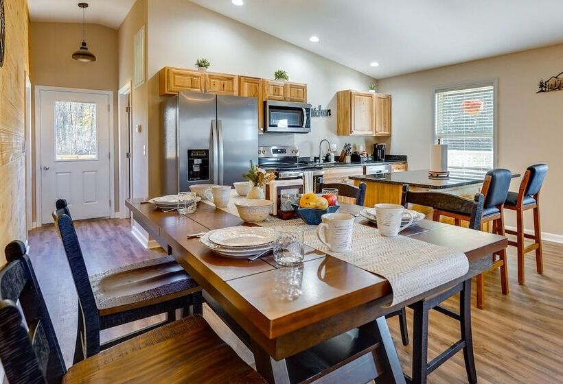 Serene Logan Retreat W/ Private Hot Tub & Fire Pit