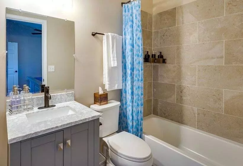 Serene Logan Retreat W/ Private Hot Tub & Fire Pit