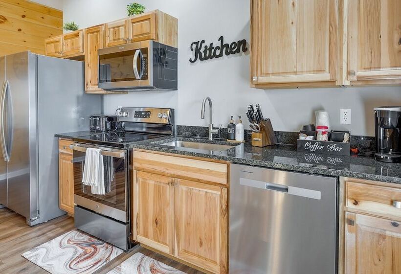 Serene Logan Retreat W/ Private Hot Tub & Fire Pit