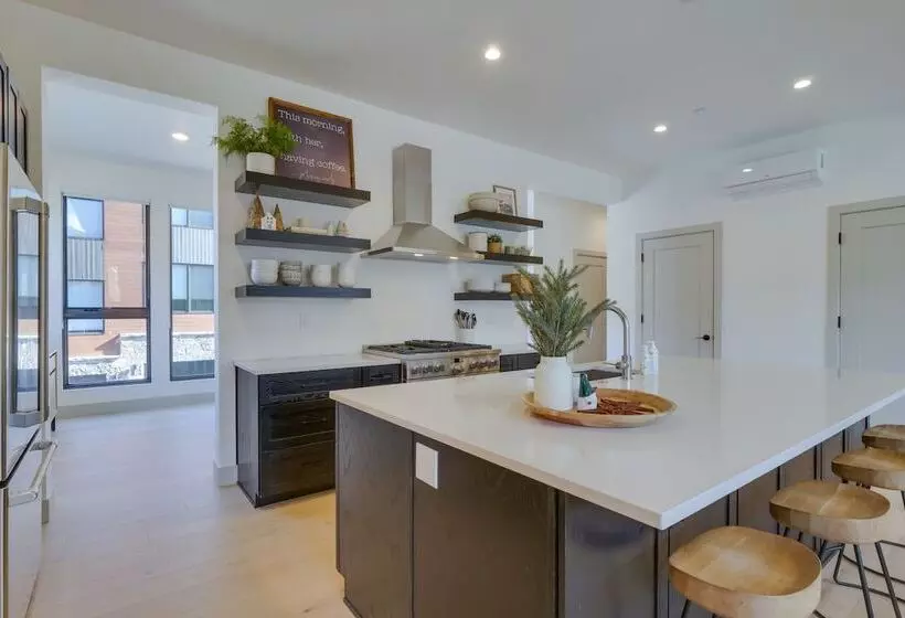 10 Mi To Ski: Mtn View Gem In Silverthorne