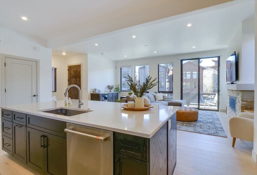 10 Mi To Ski: Mtn View Gem In Silverthorne