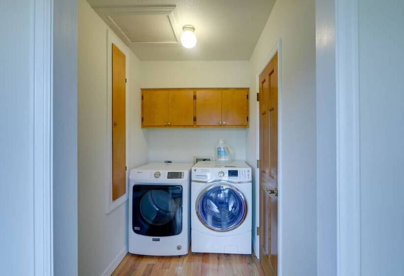 Spacious Hotchkiss Home W/ Stunning Mountain Views