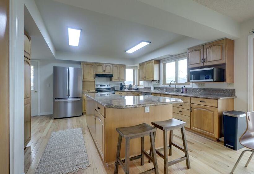 Spacious Hotchkiss Home W/ Stunning Mountain Views