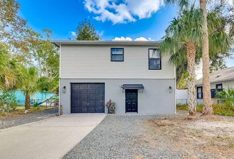 Spring Hill Home On Canal: Boat Dock & Pool Table!