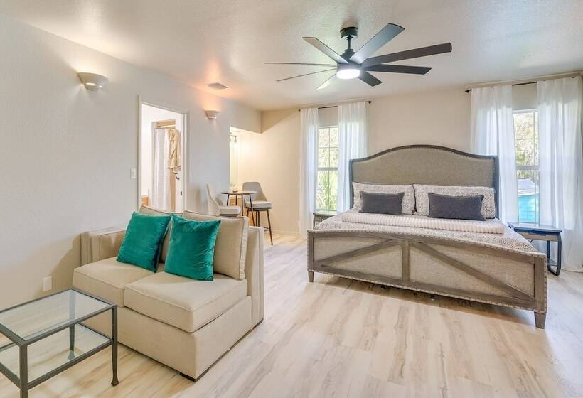 Spring Hill Home On Canal: Boat Dock & Pool Table!