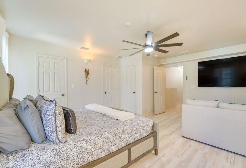 Spring Hill Home On Canal: Boat Dock & Pool Table!