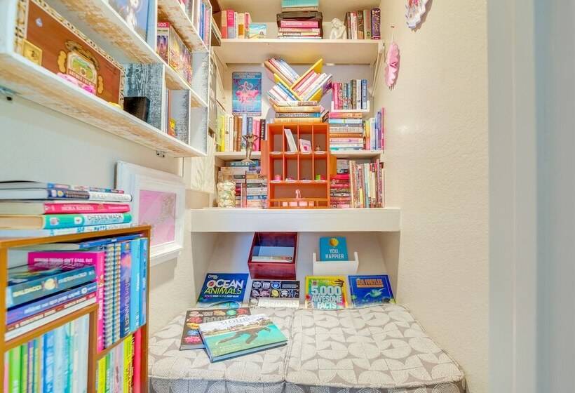 Spring Hill Home On Canal: Boat Dock & Pool Table!