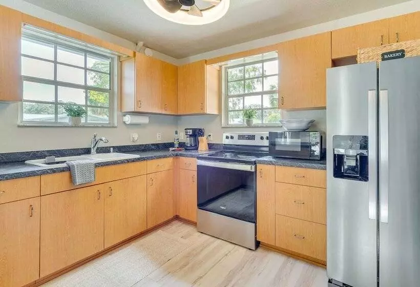 Spring Hill Home On Canal: Boat Dock & Pool Table!