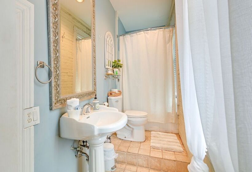 The Historic Bell House In Downtown Lexington