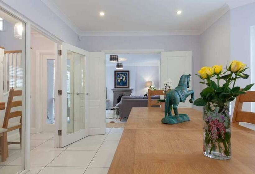 The Woodstock Hideaway Breathtaking 4bdr House