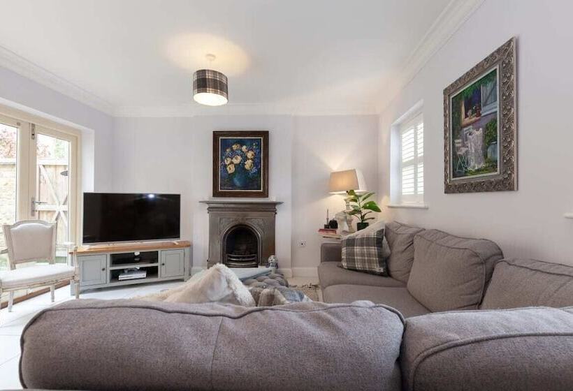 The Woodstock Hideaway Breathtaking 4bdr House