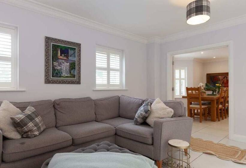 The Woodstock Hideaway Breathtaking 4bdr House