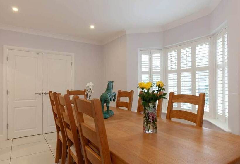 The Woodstock Hideaway Breathtaking 4bdr House