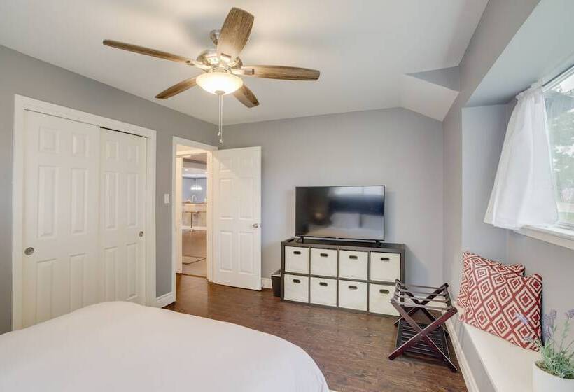 Houston Home W/ Patio ~ 14 Mi To Downtown!