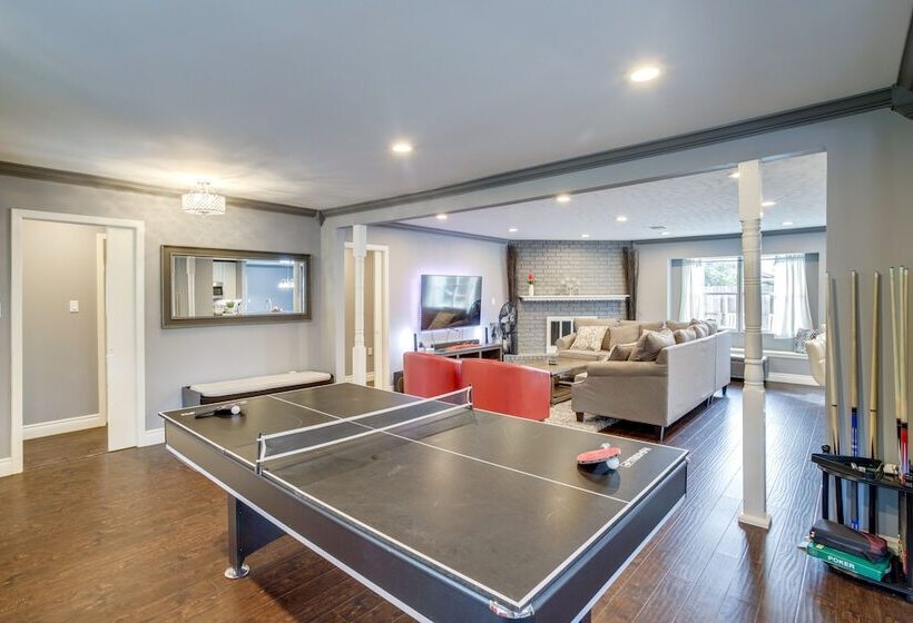 Houston Home W/ Patio ~ 14 Mi To Downtown!