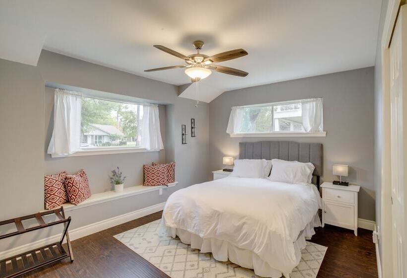 Houston Home W/ Patio ~ 14 Mi To Downtown!