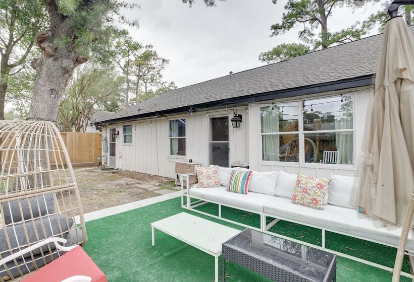 Houston Home W/ Patio ~ 14 Mi To Downtown!