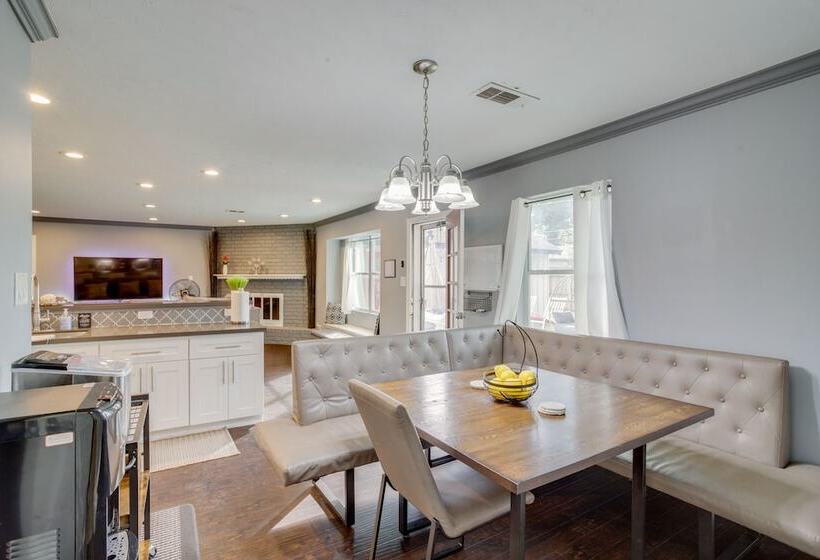 Houston Home W/ Patio ~ 14 Mi To Downtown!