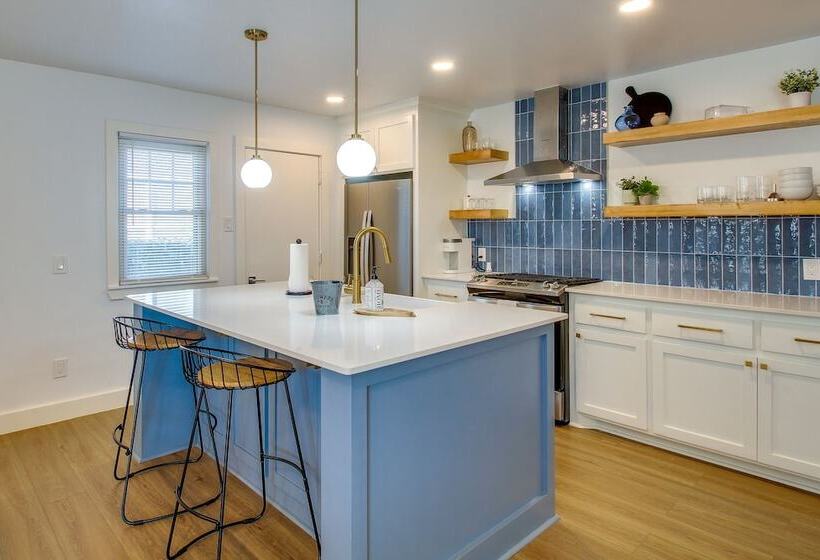 Vibrant Norman Home 2 Mi To Oklahoma Stadium!