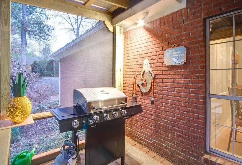 Welcoming Brandon Home W/ Pool & Screened In Deck