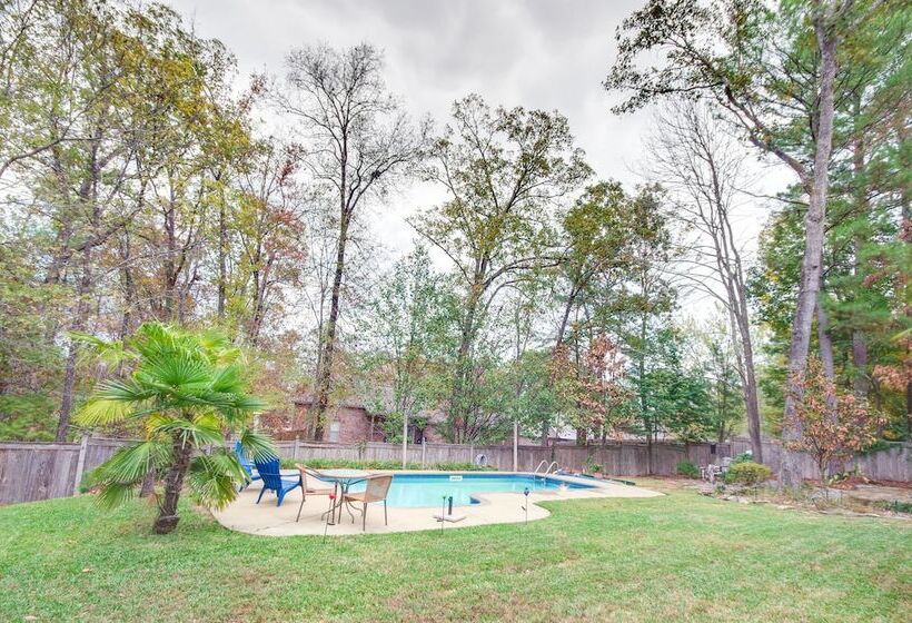 Welcoming Brandon Home W/ Pool & Screened In Deck