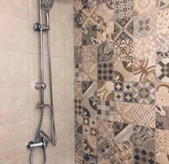 مبيت وإفطار Popasul Din Pietrar