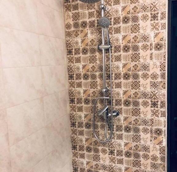 مبيت وإفطار Popasul Din Pietrar