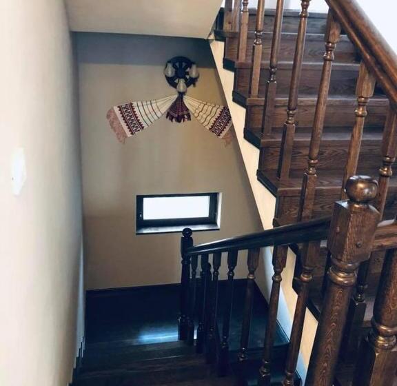 مبيت وإفطار Popasul Din Pietrar