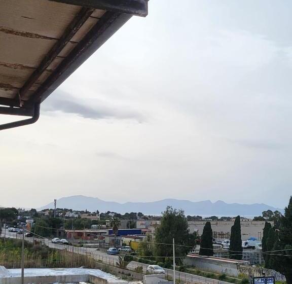 تختخواب و صبحانه Sole Nascente